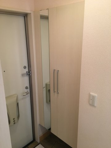 ブランシュールＢの玄関