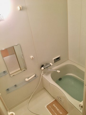 ブランシュールＢの浴室