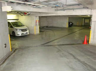 【駐車場】 | 地下駐車場