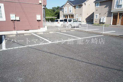 【駐車場】 |  WIDEHILL PARK B