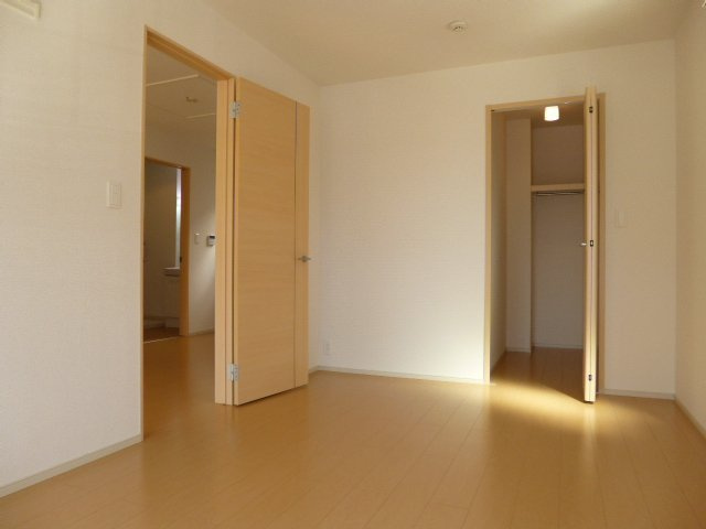倉敷市林のアパートの洋室