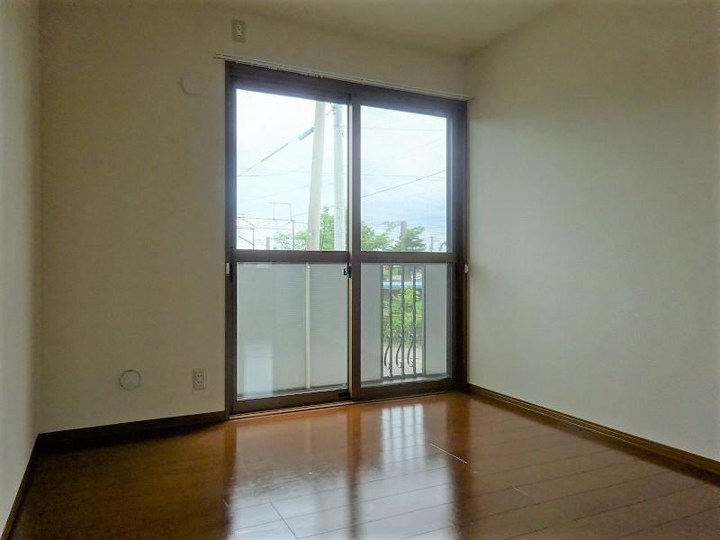 ヴィラけやき3の洋室|2階洋室6帖