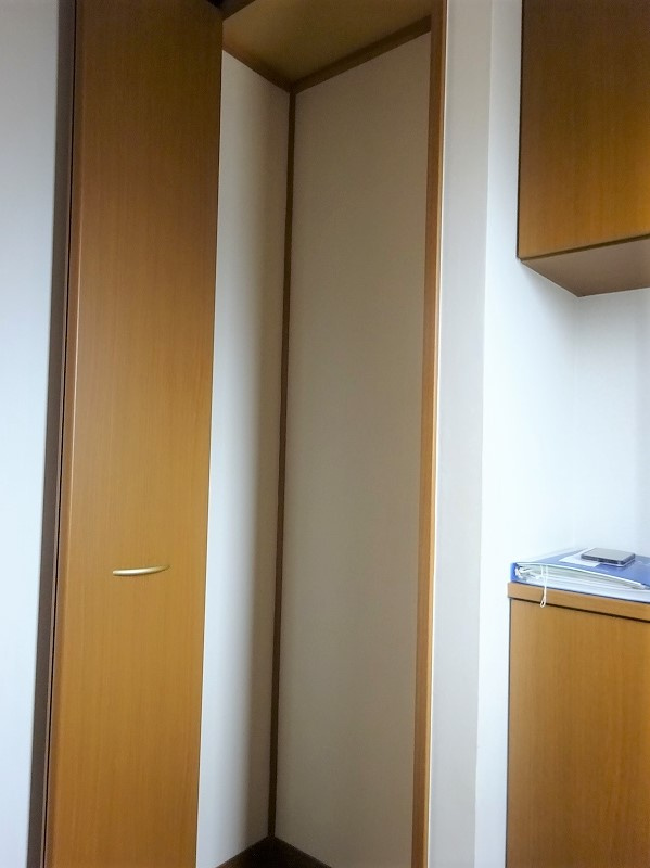 ヴィラけやき3の内装|玄関横収納