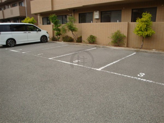 【駐車場】