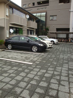【駐車場】 | 石畳の駐車場