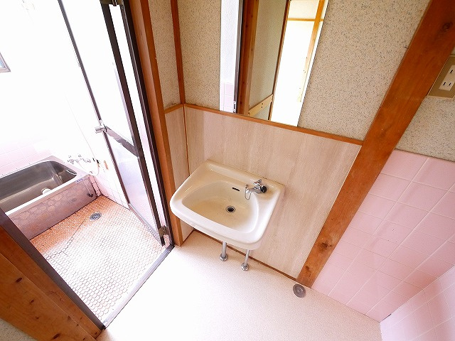 大西勉貸家（大安寺2丁目）の洗面所|洗面所です