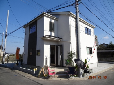 【外観】 | 北本市宮内1丁目新築分譲住宅全2棟　最終1棟 | 10月18日庭、駐車場完成いたしました。是非ご覧ください。