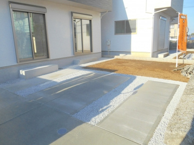 【外観】 | 北本市宮内1丁目新築分譲住宅全2棟　最終1棟 | 10月18日庭、駐車場完成いたしました。是非ご覧ください。