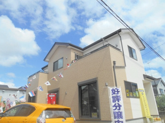【外観】 | 青い空＾＾ｄ　少し丘の上の地形なんです。ここ！