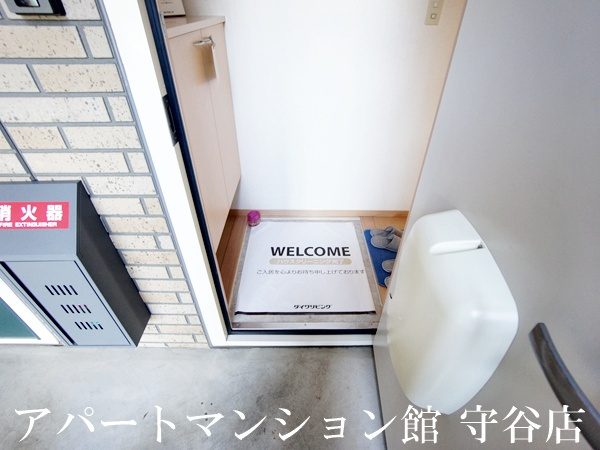 ハイツ・クレール坂東Cの玄関|類似です