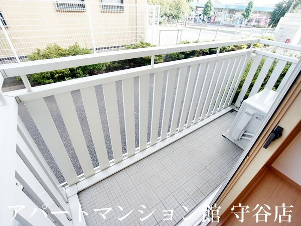 ハイツ・クレール坂東Cのバルコニー|類似です