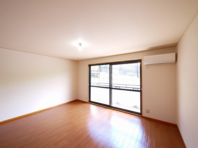 セジュールならやま　Ⅰの居間・リビング|ゆったりとしたリビングです