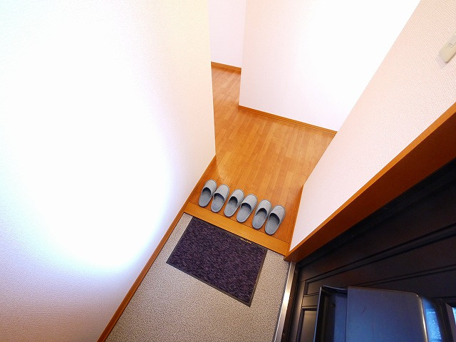セジュールならやま　Ⅰの玄関|明るい玄関です