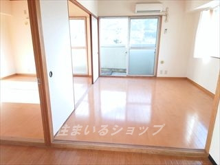 広島市安佐北区落合１丁目の賃貸マンションの居間・リビング|エアコン付き