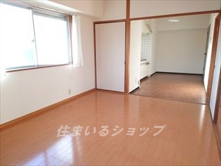 広島市安佐北区落合１丁目の賃貸マンションの居間・リビング