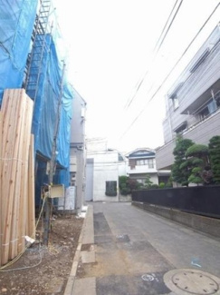 【前面道路含む現地写真】 | 世田谷区南烏山2丁目新築一戸建て5980万円前面道路