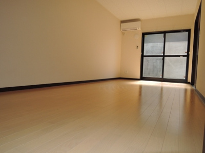 【居間・リビング】 | レオネクストすずらん荘