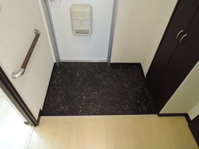 【玄関】 | レオネクストすずらん荘