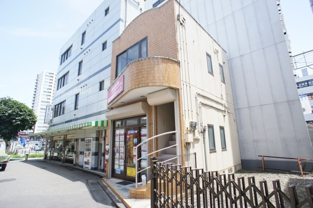 森東口ビルの外観