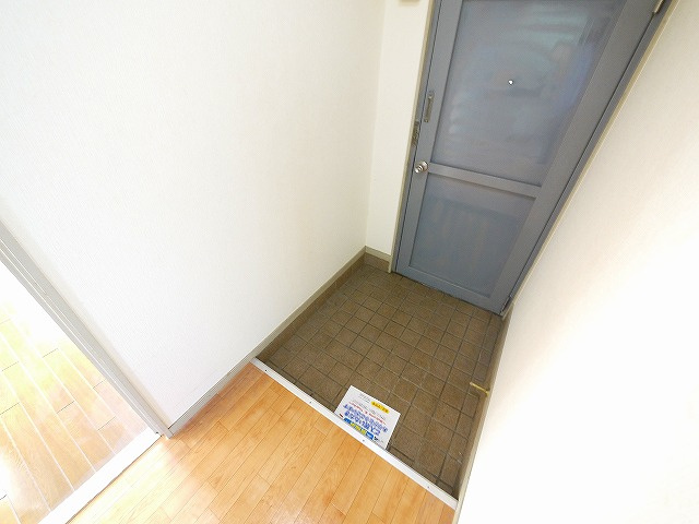 田村マンションの玄関