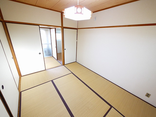 田村マンションの和室
