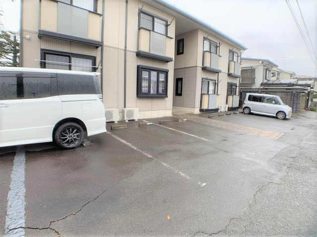 メゾン・シーガルの駐車場