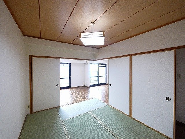 パストラーレ天理の和室|明るい和室です