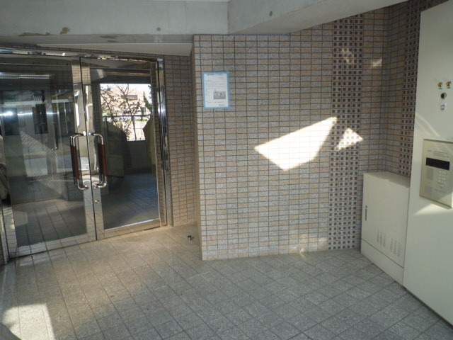 倉敷市田ノ上の賃貸マンションのエントランス|オートロック
