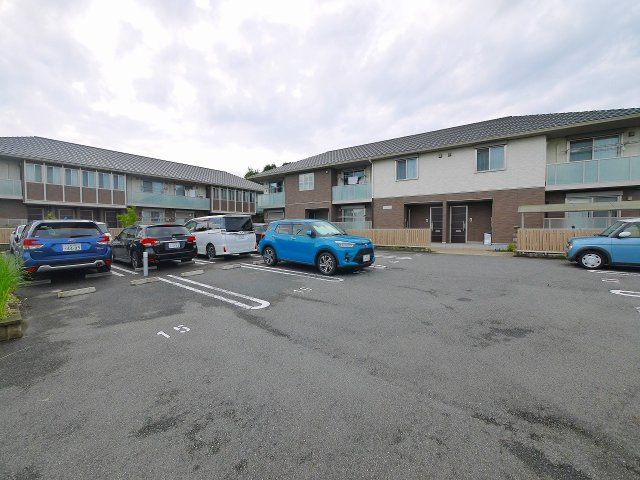 Ｇｒａｄｉｔｏ相楽Ａ棟の駐車場