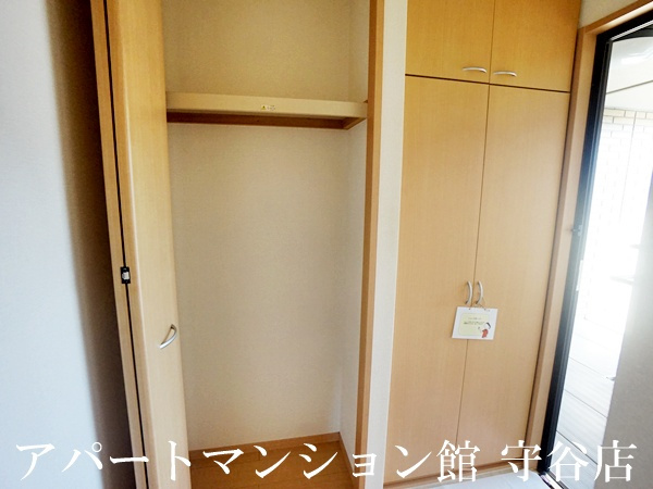 リビングタウンみらい平Aの玄関