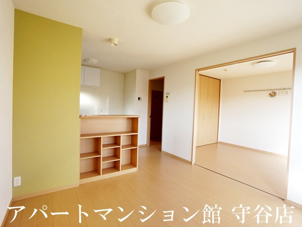 リビングタウンみらい平Aの居間・リビング|類似です