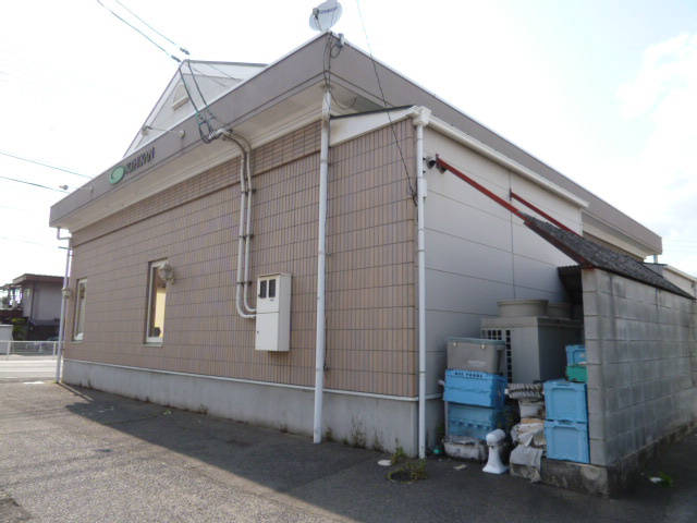 福山市東吉津町の店舗の外観