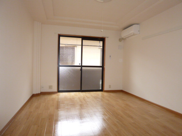 エム・インプレスの居間・リビング|洋室