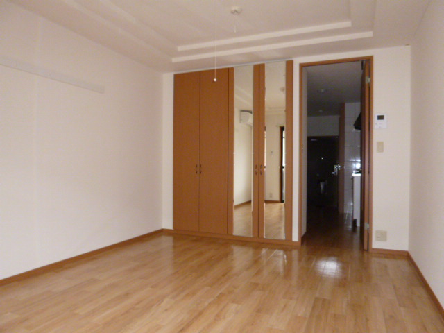 エム・インプレスの居間・リビング|洋室