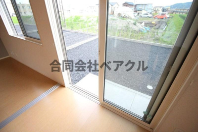 【バルコニー】 | シャルムTAKASAGOⅡ | 開放的で明るい空間を演出してくれるバルコニーです