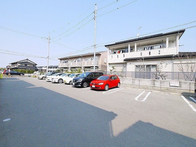 サンシャイン富堂の駐車場|自転車置場