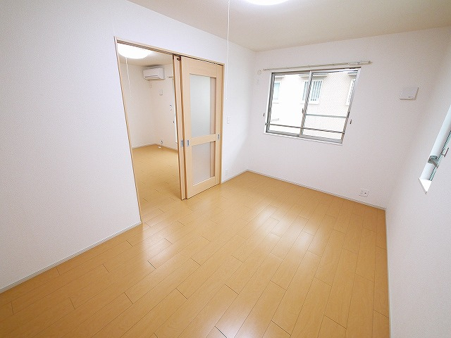 サンシャイン富堂の洋室|コンパクトで使いやすい洋室です