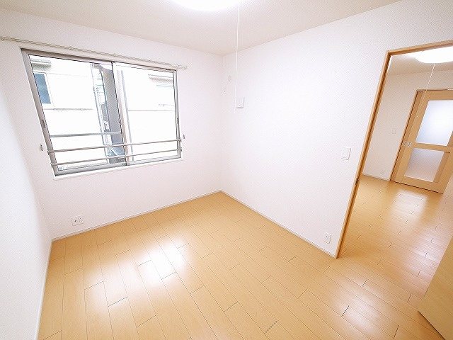 サンシャイン富堂の洋室|ゆったりした洋室です