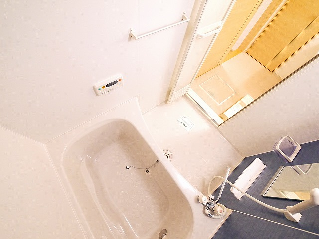 サンシャイン富堂の浴室|落ち着いた空間のお風呂です