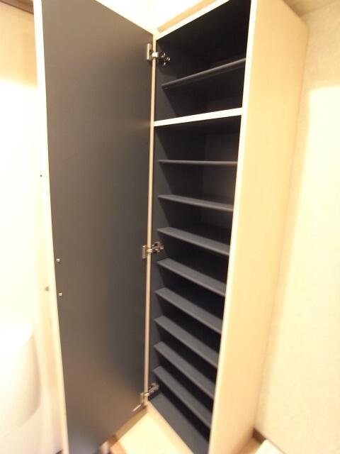 リリックコート長島の玄関