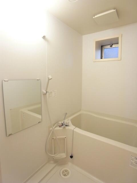 リリックコート長島の浴室