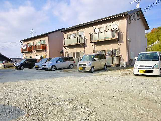 プラスパー豊井Ⅰの駐車場|駐車スペースもあります