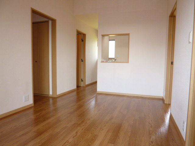 グランソレイユ　Ｂの居間・リビング|１０帖