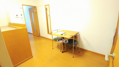 【居間・リビング】 | シティーストーン | 1階はフローリング、2階以上はカーペットタイプとなります。