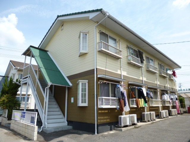 倉敷市徳芳のアパートの外観