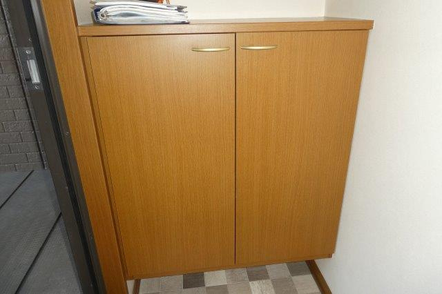 ロイヤルガーデンミルフィーＦの内装|シューズボックス