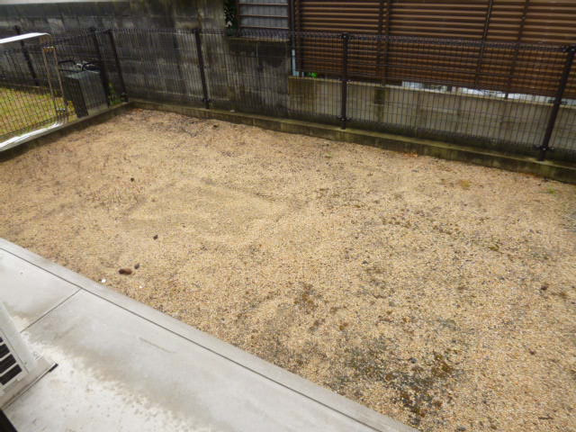 ロイヤルガーデンミルフィーＦの庭