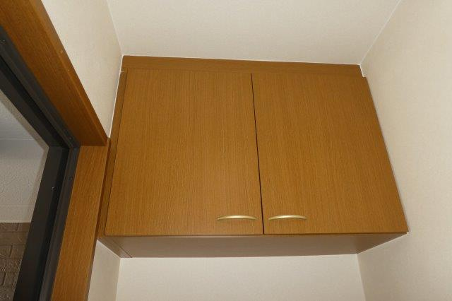 ロイヤルガーデンミルフィーＦの玄関|シューズボックス上