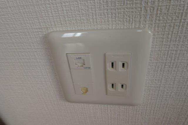 ロイヤルガーデンミルフィーＦの設備|電話モジュラー