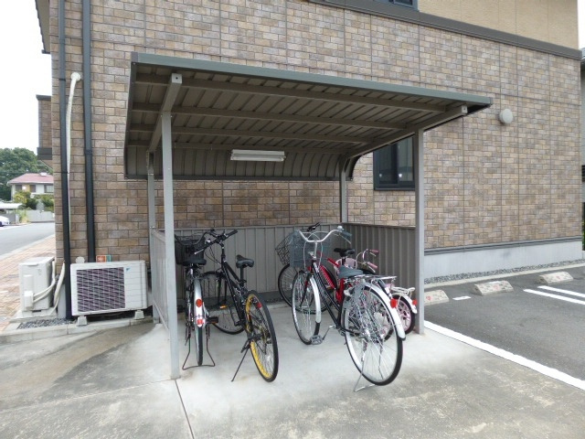 ロイヤルガーデンミルフィーＦのその他共用部分|自転車置き場